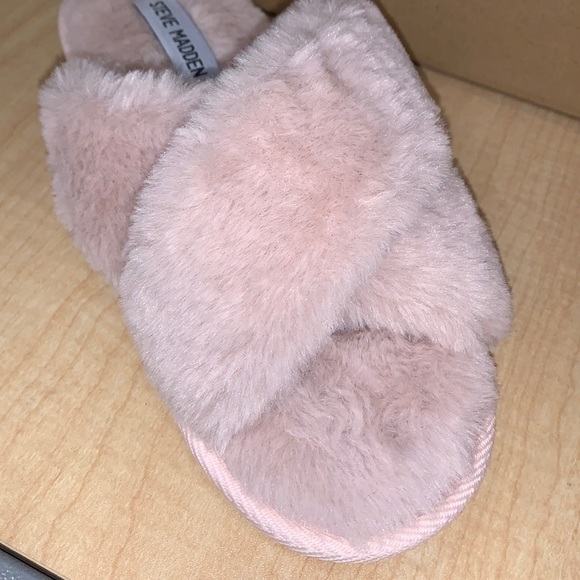 Steve Madden Kadyn Faux Fur Slipper Light Pink - Picture 3 of 8